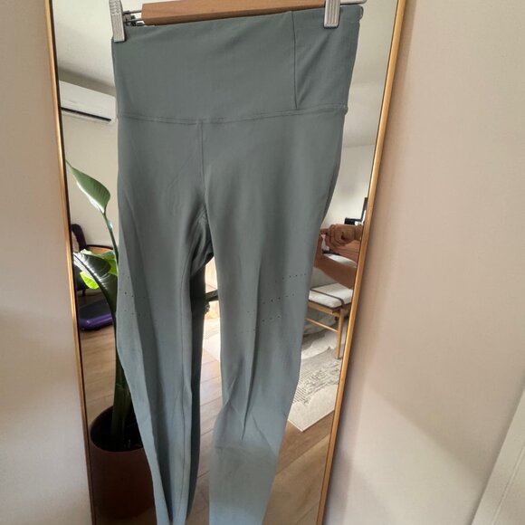 Icy Blue Lululemon Yoga Pants - Picture 1 of 3
